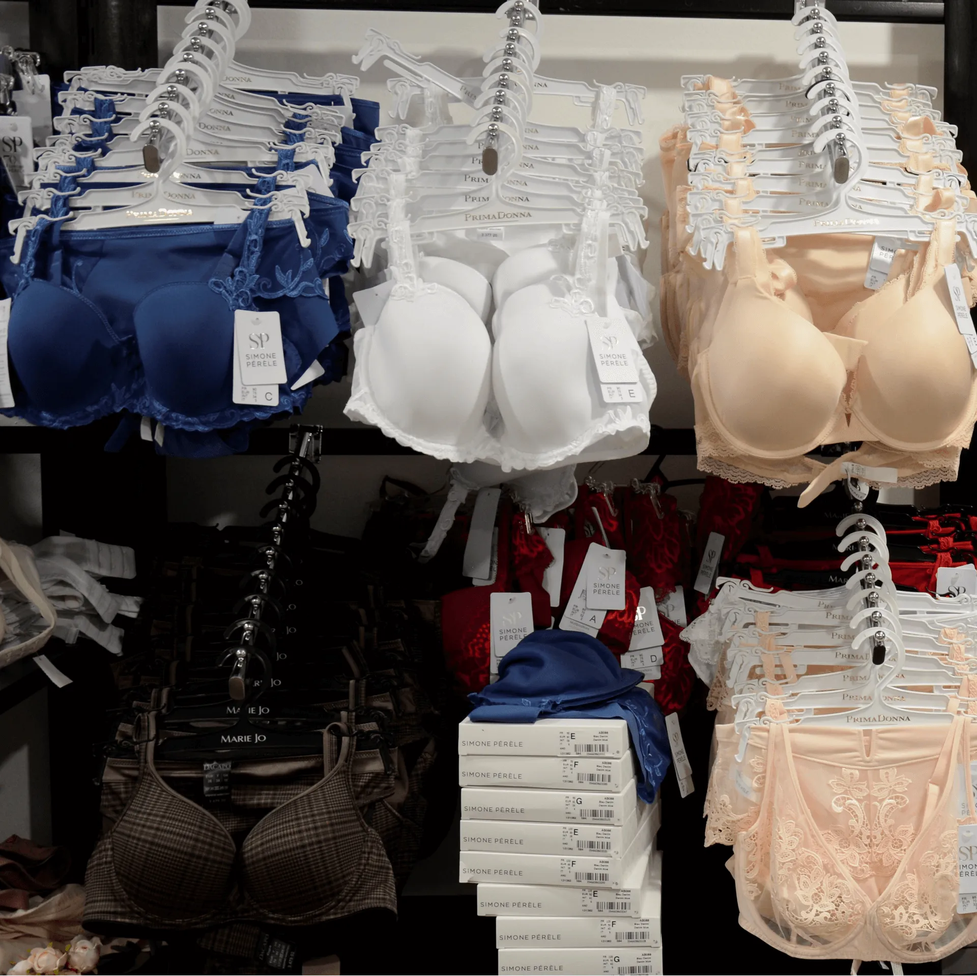 Argo Mieder und Wäsche